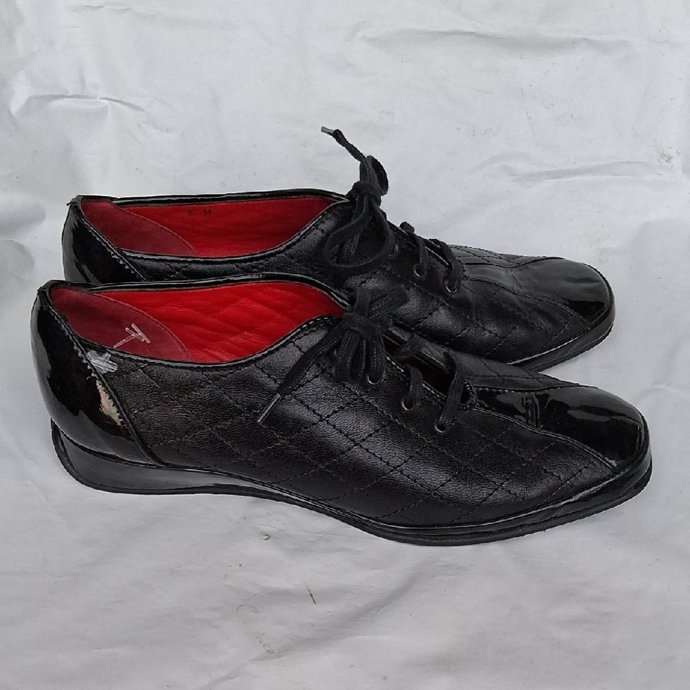 Amalfi By Rangoni Black Quilted Leather Jazz Style Tie Shoe Size 6M